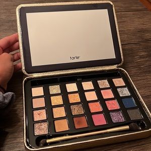 holiday edition- tarte eyeshadow palette